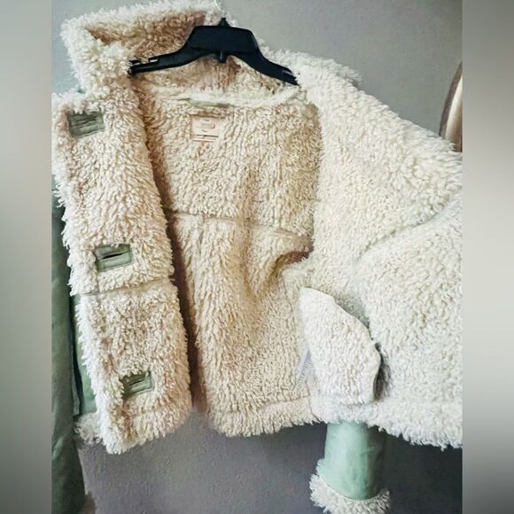 URBAN OUTFITTERS FAUX SHERLING GREEN CROPPED JACKET WOMENS SIZE L - Picture 6 of 10